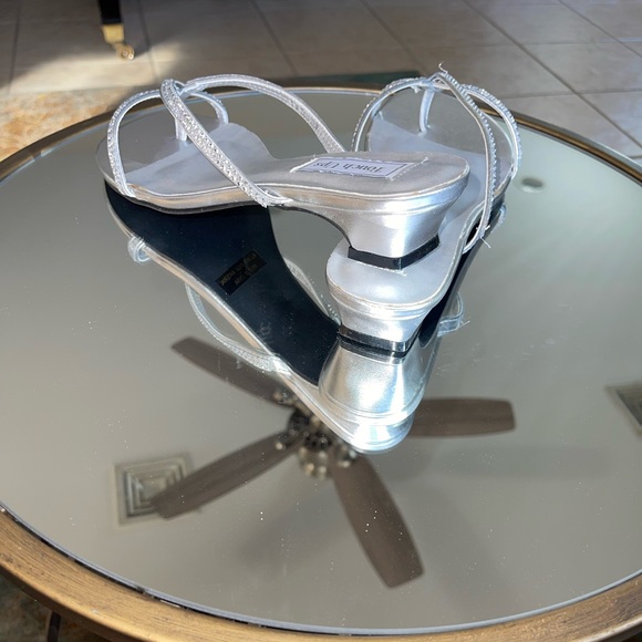 Touch Ups Women's Ashley Sandal - Picture 2 of 4